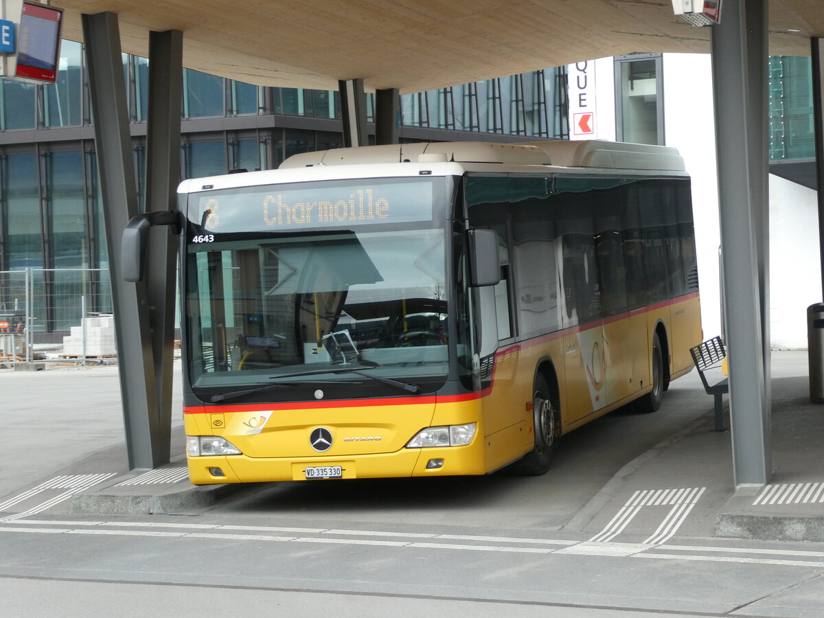 (232'633) - CarPostal Ouest - VD 335'330 - Mercedes am 6. Februar 2022 beim Bahnhof Delmont