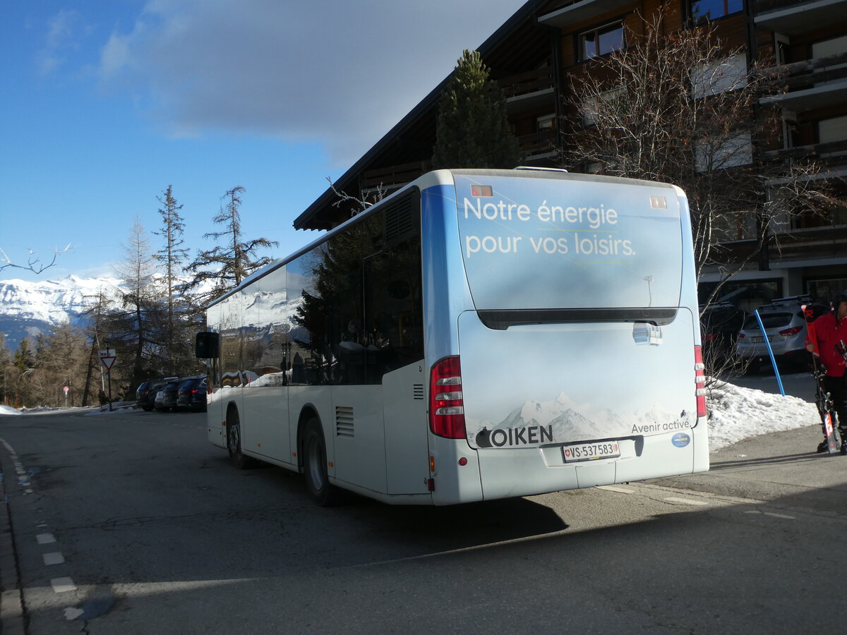 (233'003) - Interbus, Kerzers - VS 537'583 - Mercedes (ex DRB Ingoldstadt/D) am 20. Februar 2022 in Les Collons, Office Tourisme (Einsatz Theytaz)