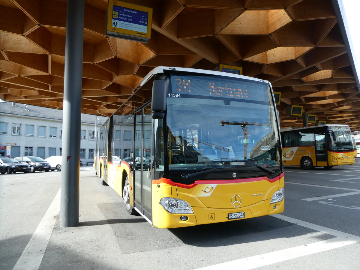 (233'031) - Buchard, Leytron - VS 223'348 - Mercedes am 20. Februar 2022 beim Bahnhof Sion