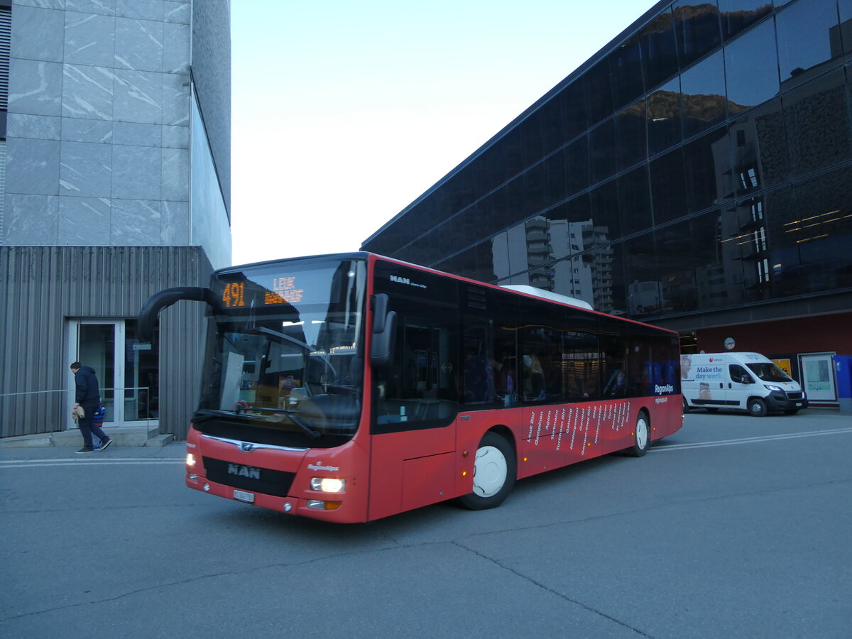 (233'120) - Ruffiner, Turtmann - VS 242'780 - MAN am 26. Februar 2022 beim Bahnhof Visp