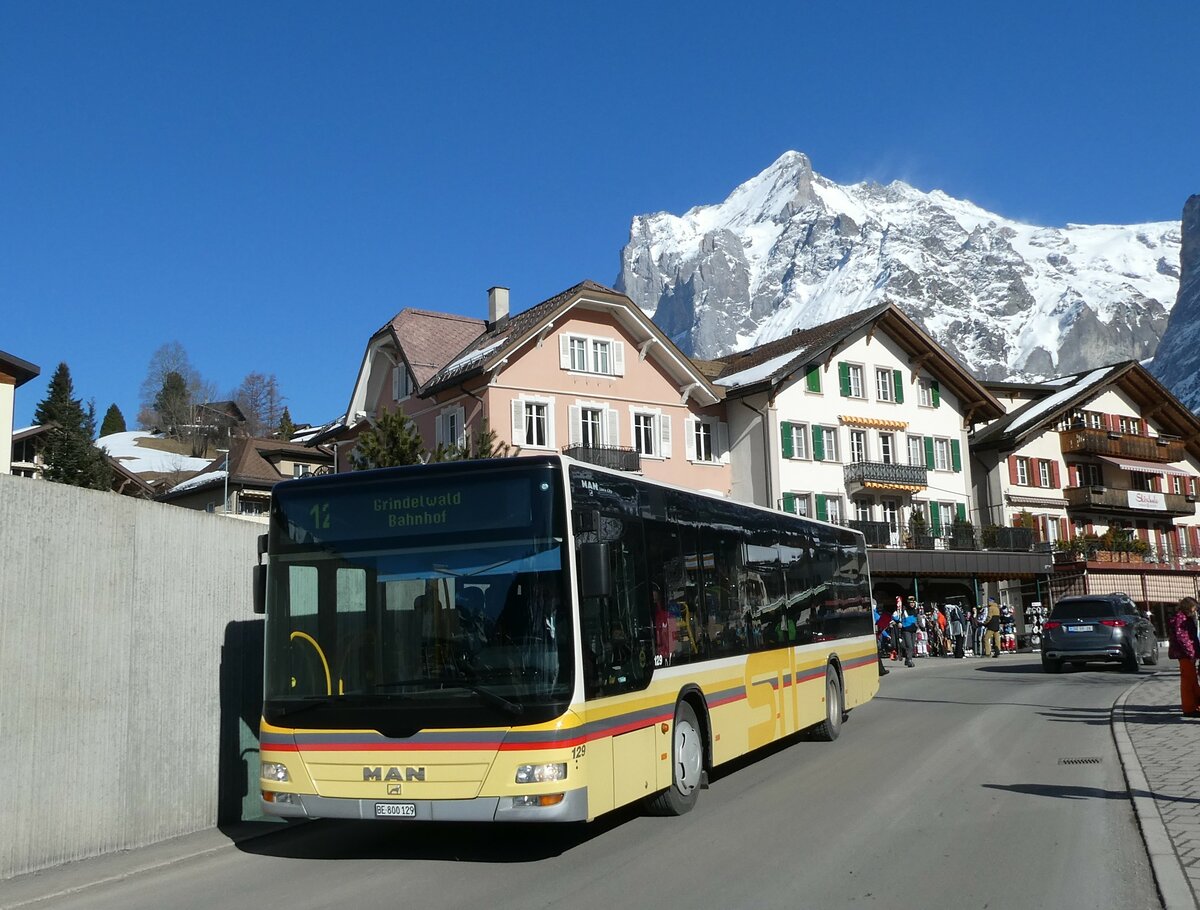 (233'276) - STI Thun - Nr. 129/BE 800'129 - MAN am 27. Februar 2022 in Grindelwald, Sportzentrum (Einsatz Grindelwaldbus)