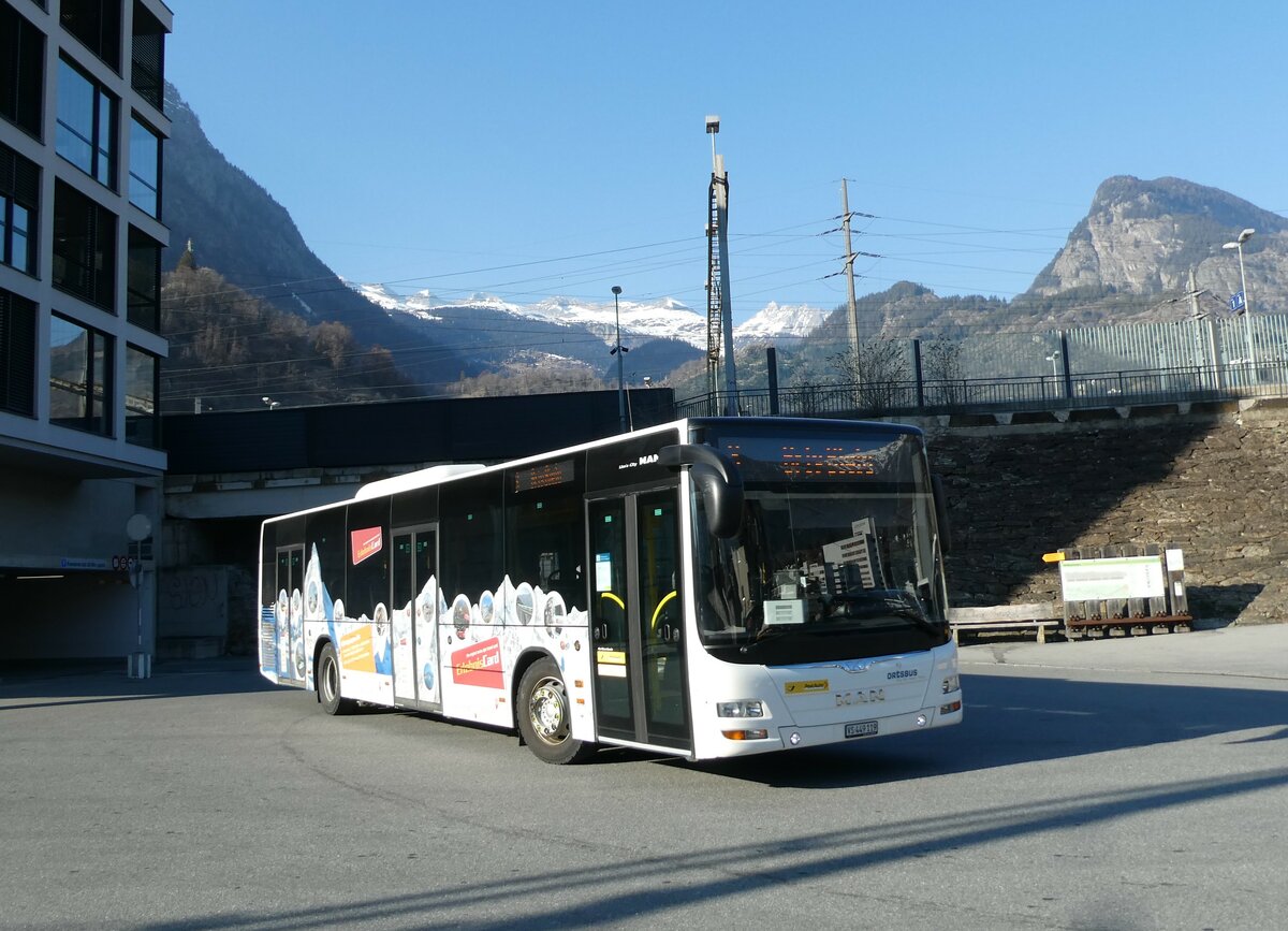 (233'494) - PostAuto Wallis - VS 449'119 - MAN am 7. Mrz 2022 beim Bahnhof Brig