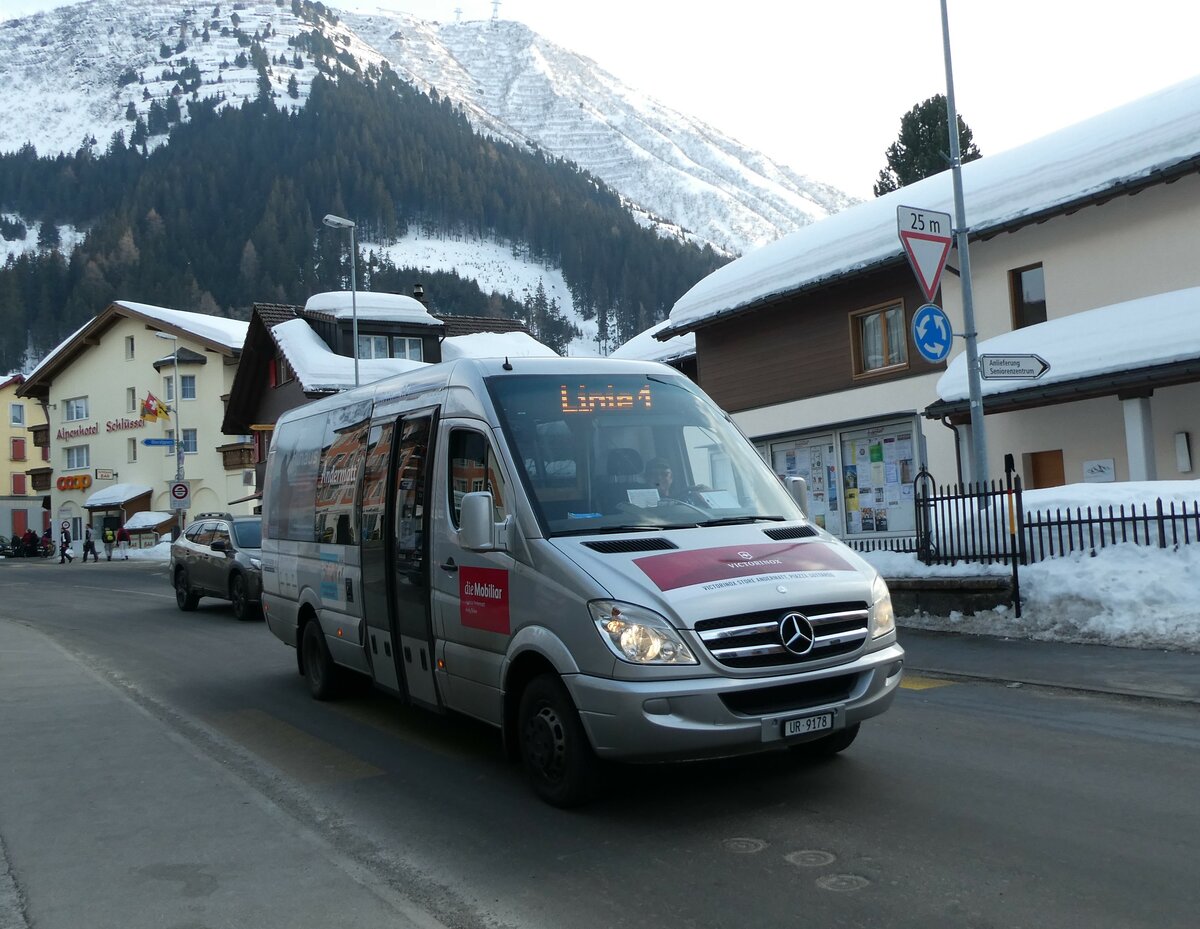 (233'818) - Andermatt-Urserntal Tourismus, Andermatt - UR 9178 - Mercedes am 11. Mrz 2022 in Andermatt, Poststrasse