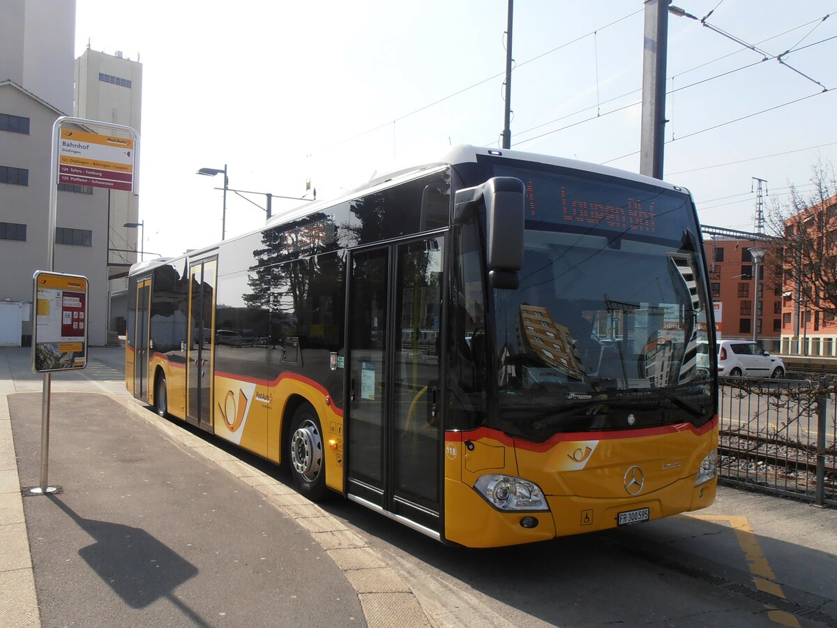 (233'836) - Wieland, Murten - Nr. 118/FR 300'595 - Mercedes am 12. Mrz 2022 beim Bahnhof Ddingen