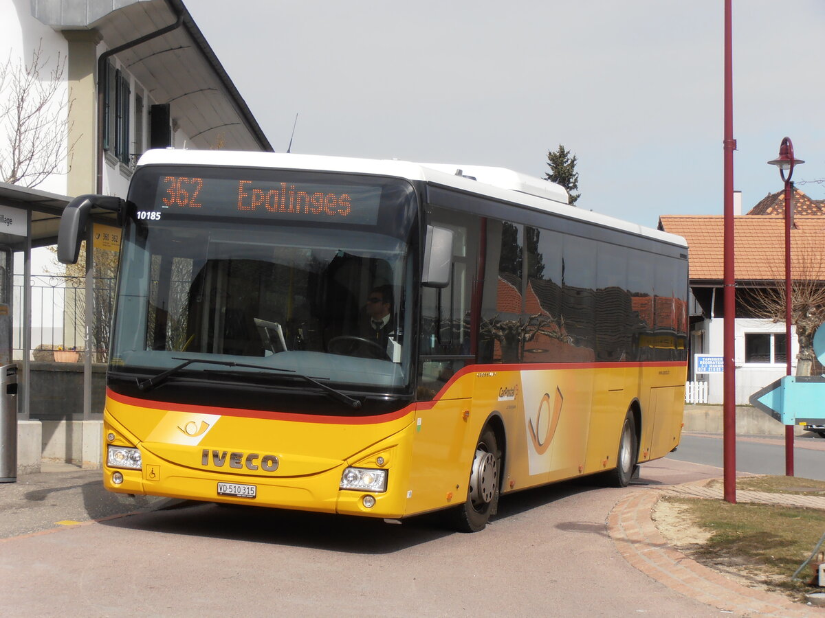 (233'923) - CarPostal Ouest - VD 510'315 - Iveco am 13. Mrz 2022 in Mzires, Village