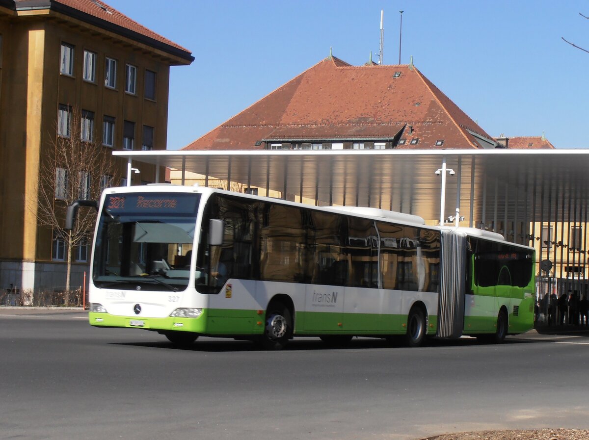 (234'098) - transN, La Chaux-de-Fonds - Nr. 327/NE 109'327 - Mercedes am 26. Mrz 2022 beim Bahnhof La Chaux-de-Fonds