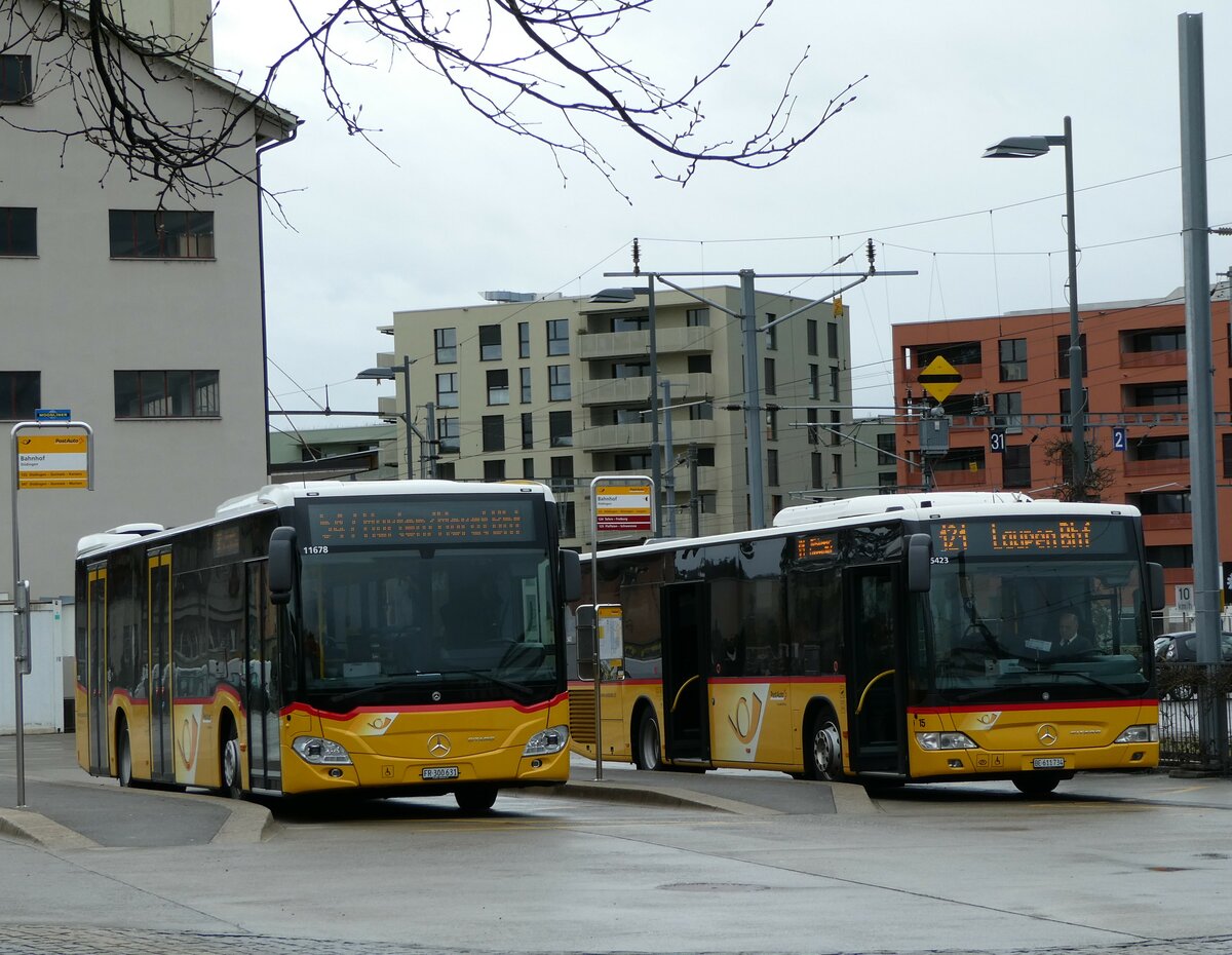 (234'234) - Wieland, Murten - Nr. 125/FR 300'631 - Mercedes am 8. April 2022 beim Bahnhof Ddingen