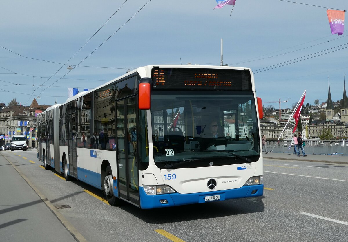 (234'451) - VBL Luzern - Nr. 159/LU 15'004 - Mercedes am 11. April 2022 in Luzern, Bahnhofbrcke