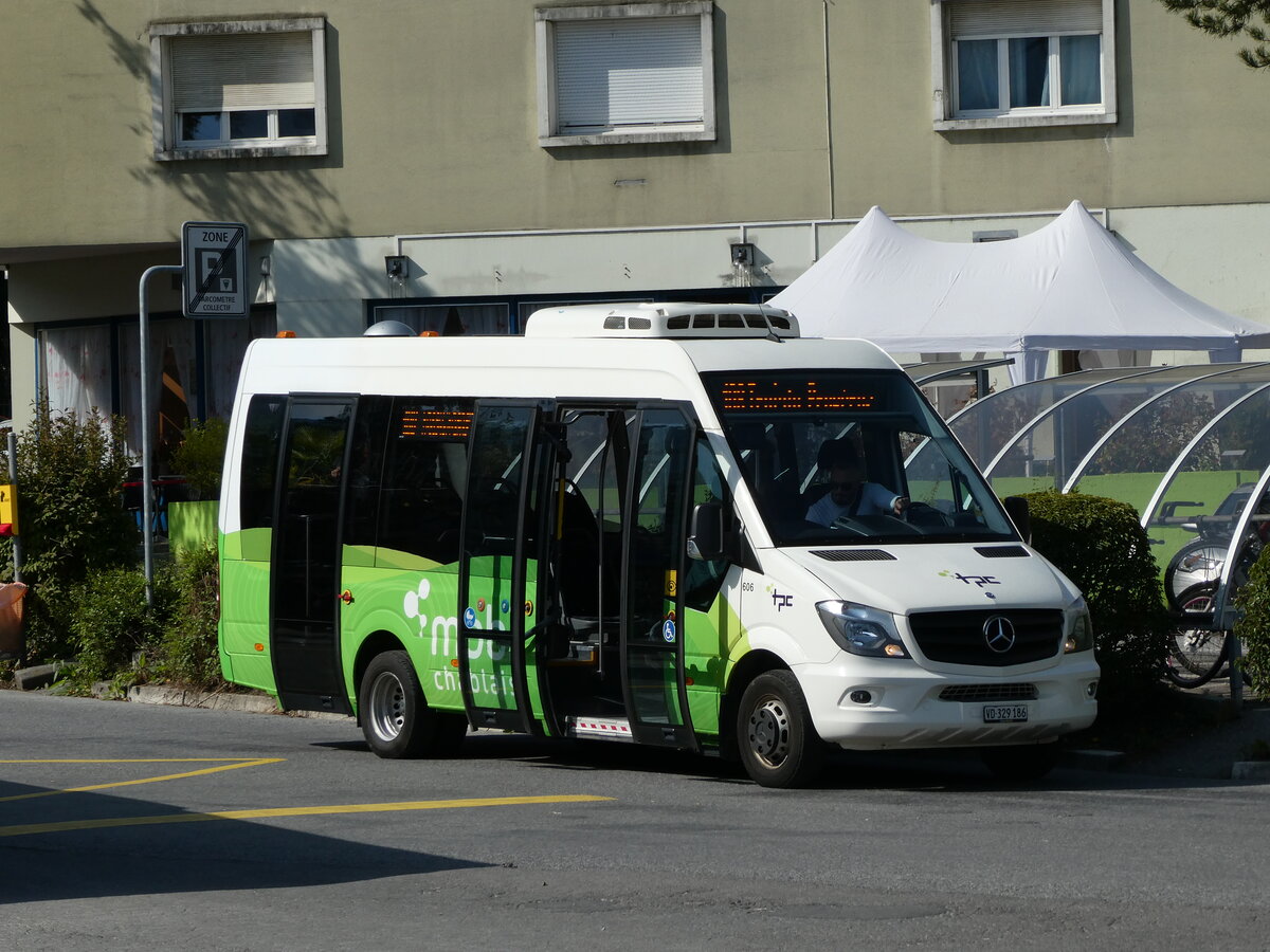 (234'563) - TPC Aigle - Nr. 606/VD 329'186 - Mercedes (ex Limmat Bus, Dietikon Nr. 65) am 15. April 2022 beim Bahnhof Monthey CFF