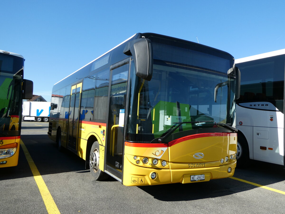 (234'681) - CarPostal Ouest - NE 49'619 - Solaris am 18. April 2022 in Kerzers, Interbus