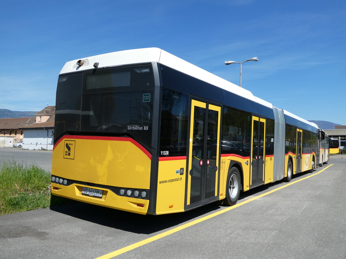 (234'756) - CarPostal Ouest - VD 563'295 - Solaris am 18. April 2022 in Yverdon, Garage