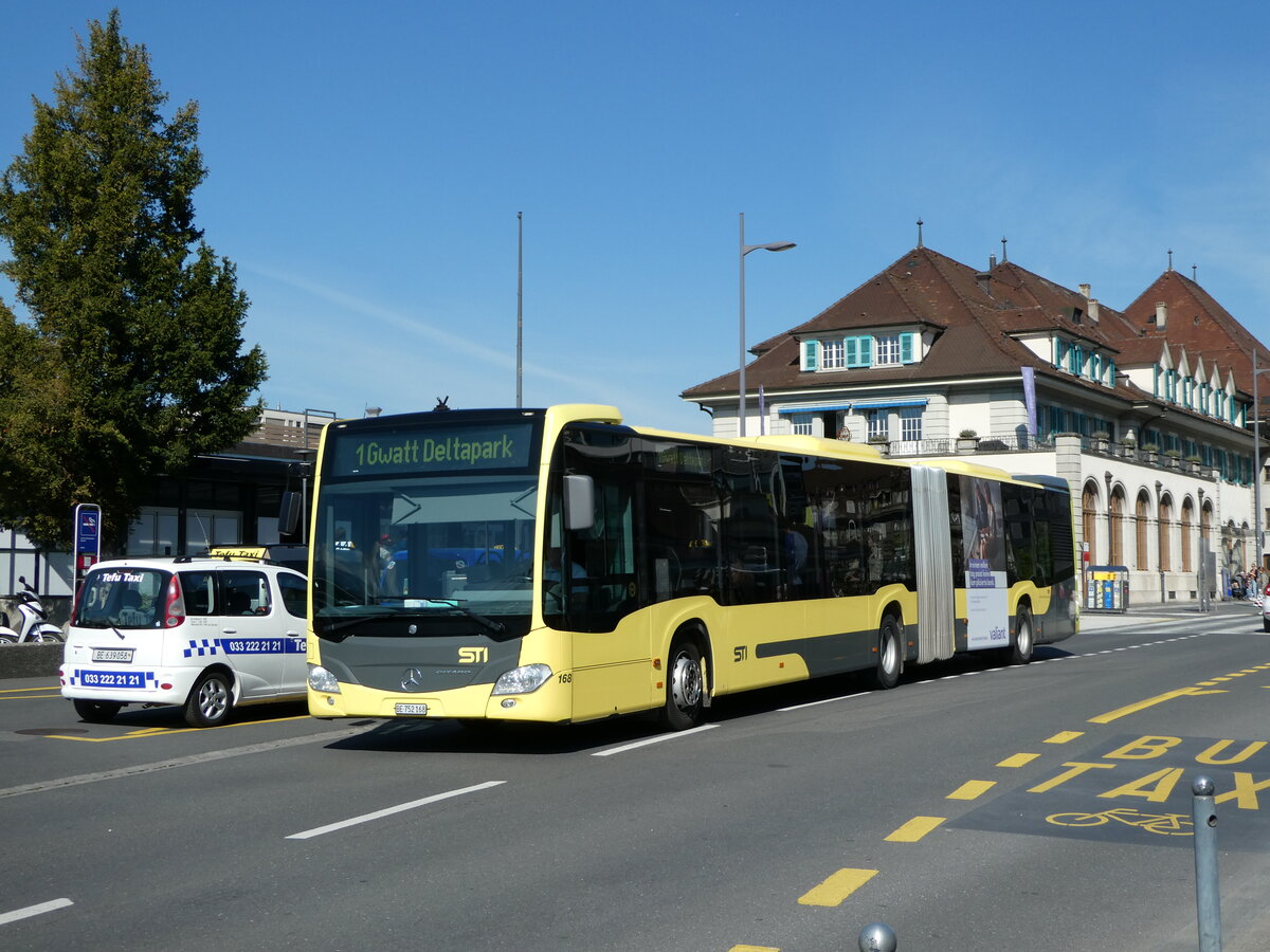 (234'999) - STI Thun Nr. 168/BE 752'168 - Mercedes am 2. Mai 2022 beim Bahnhof Thun