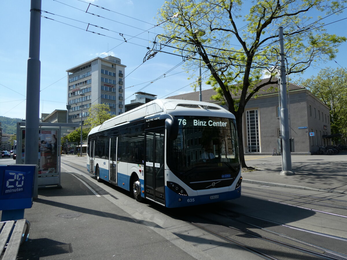 (235'056) - VBZ Zrich - Nr. 635/ZH 902'635 - Volvo am 2. Mai 2022 beim Bahnhof Zrich-Wiedikon