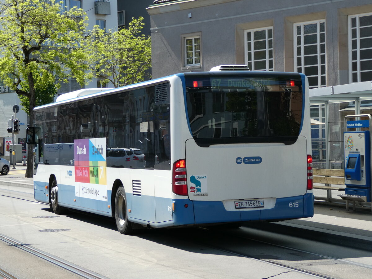 (235'063) - VBZ Zrich - Nr. 615/ZH 745'615 - Mercedes am 2. Mai 2022 beim Bahnhof Zrich-Wiedikon