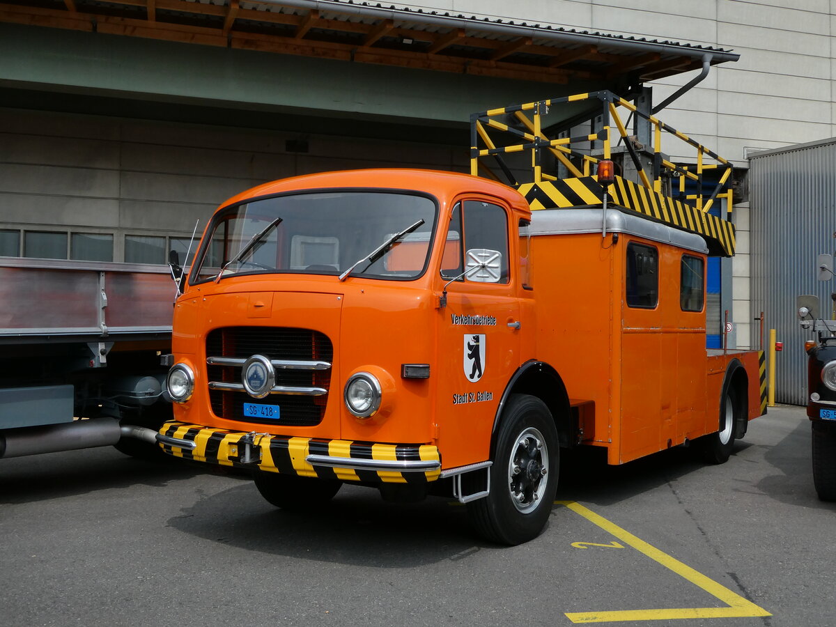 (235'352) - VBSG St. Gallen - SG 418 - Saurer am 7. Mai 2022 in Attikon, Wegmller