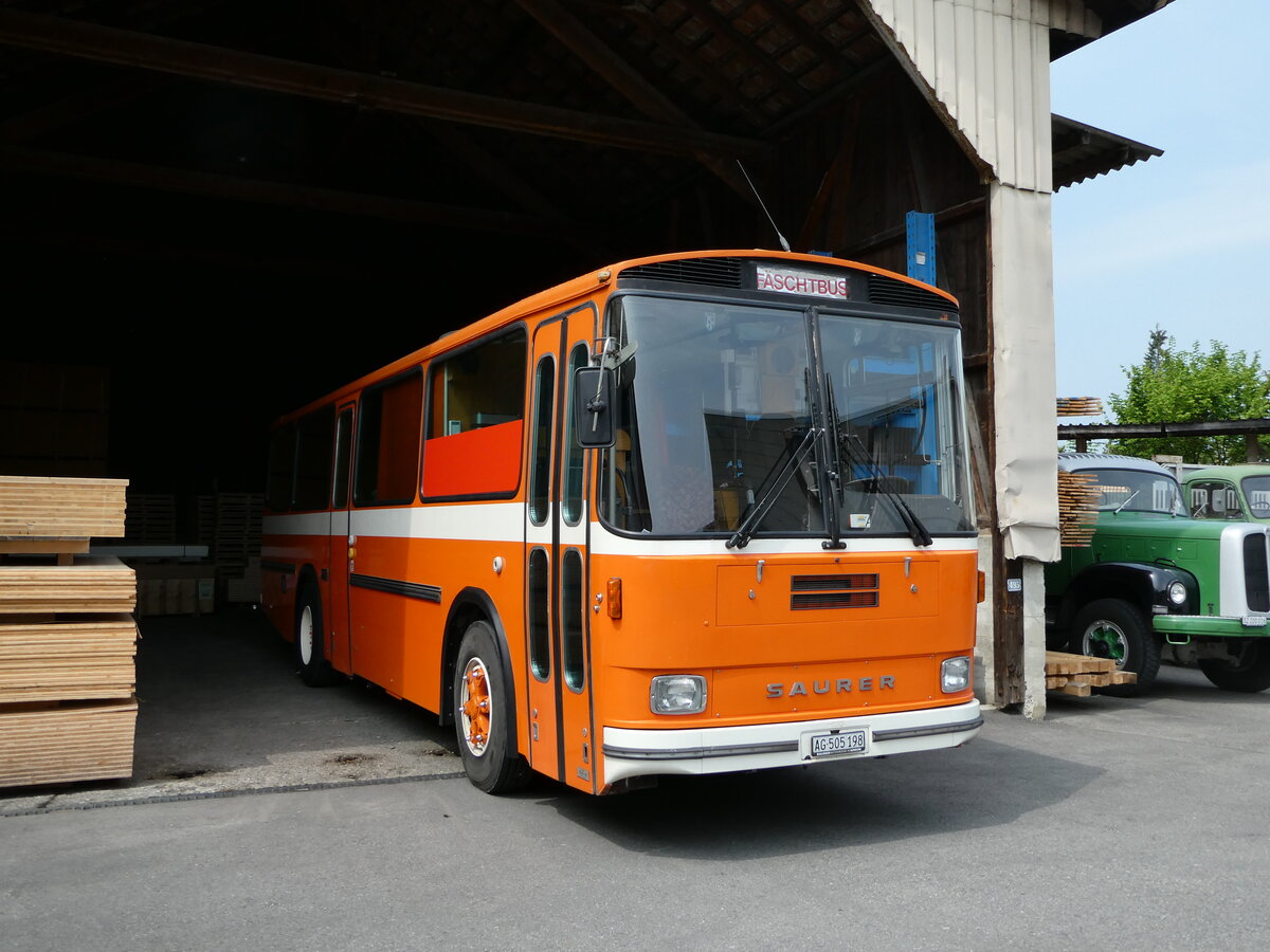 (235'362) - Mangold, Oberengstringen - AG 505'198 - Saurer/Hess (ex RhV Altsttten Nr. 45) am 7. Mai 2022 in Attikon, Wegmller