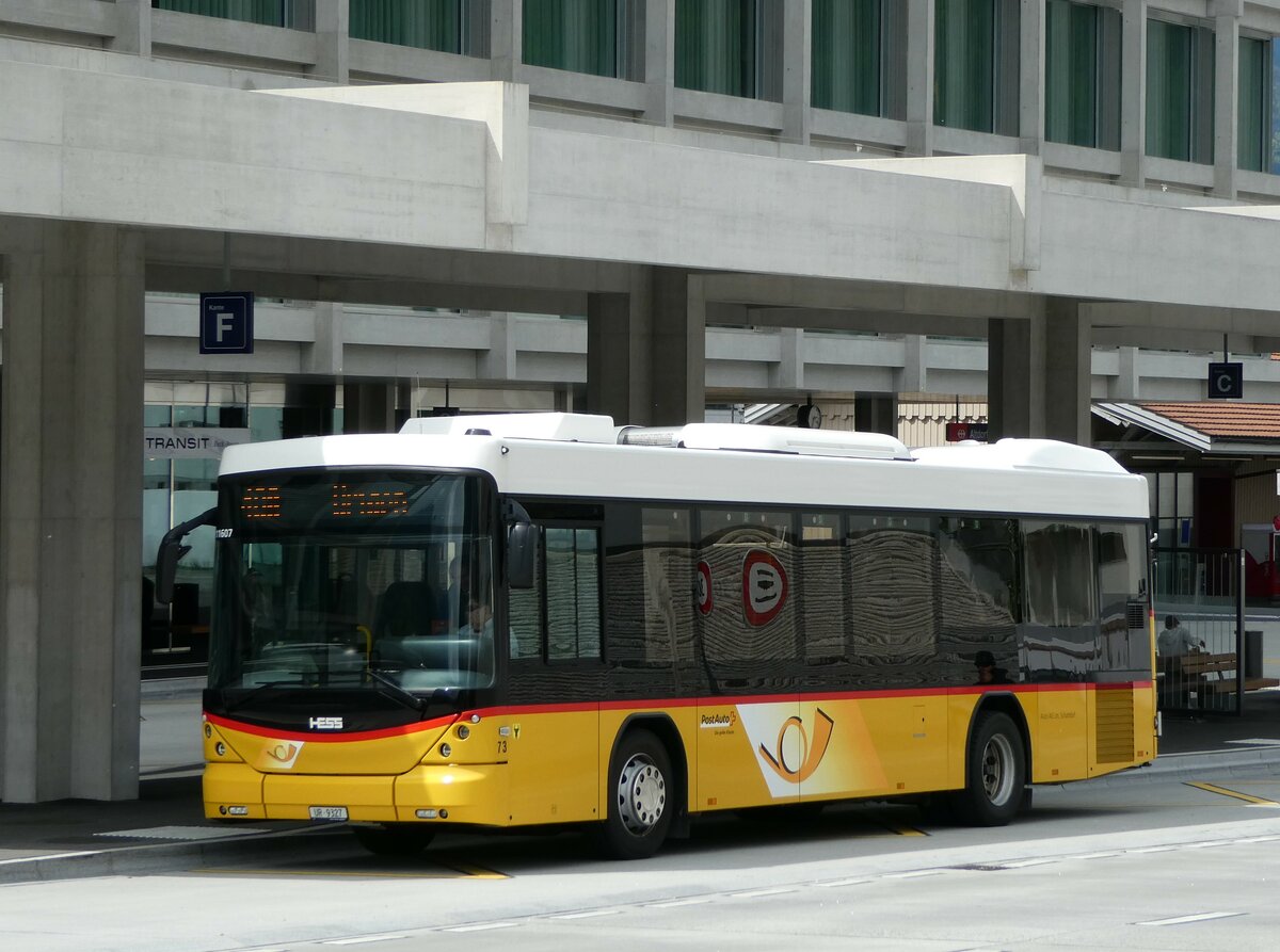 (235'485) - AAGU Altdorf - Nr. 73/UR 9327 - Scania/Hess am 8. Mai 2022 beim Bahnhof Altdorf