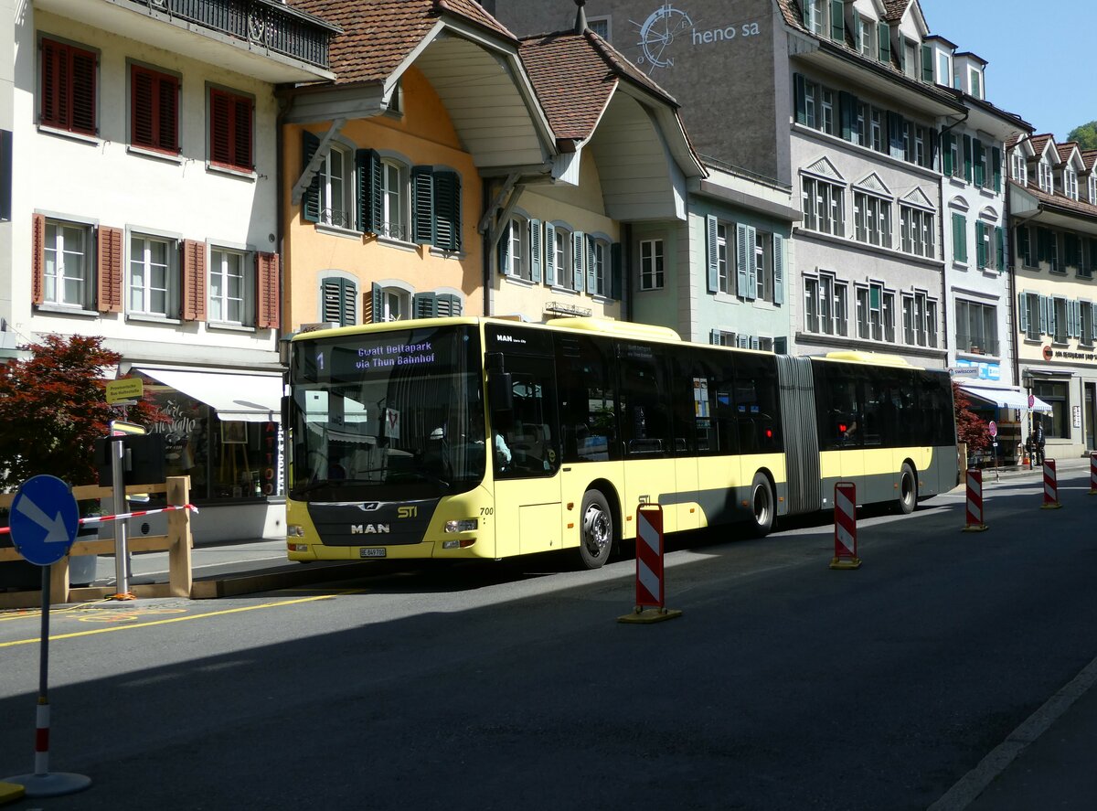 (235'528) - STI Thun - Nr. 700/BE 849'700 - MAN am 9. Mai 2022 in Thun, Marktgasse (prov. Haltestelle)