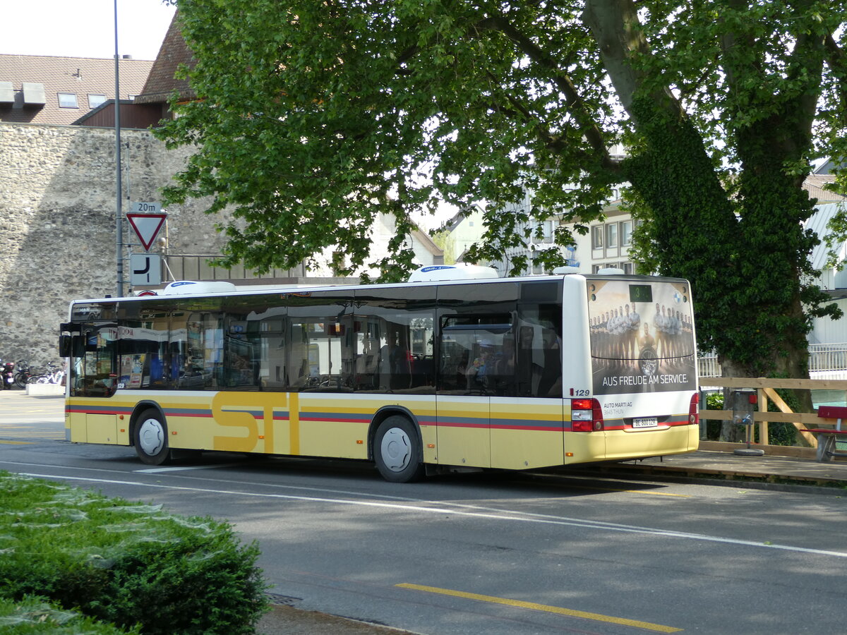 (235'754) - STI Thun - Nr. 129/BE 800'129 - MAN am 20. Mai 2022 in Thun, Marktgasse (prov. Haltestelle)