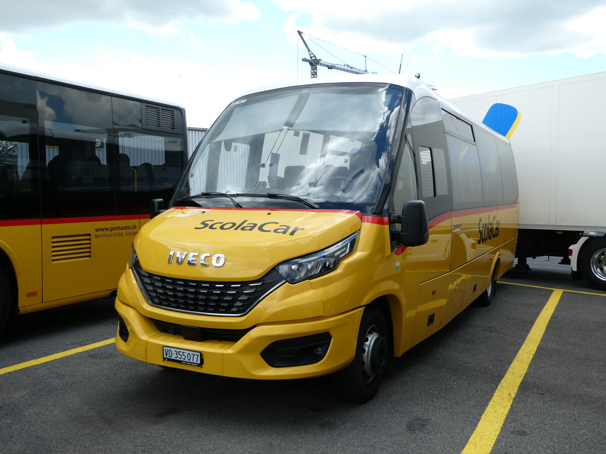 (236'486) - CarPostal Ouest - VD 355'077 - Iveco/Rosero am 29. Mai 2022 in Kerzers, Interbus