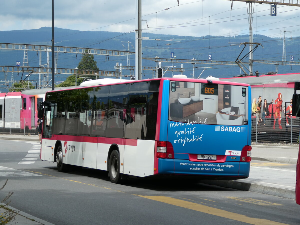 (236'976) - TRAVYS Yverdon - Nr. 111/VD 1257 - MAN am 6. Juni 2022 beim Bahnhof Yverdon