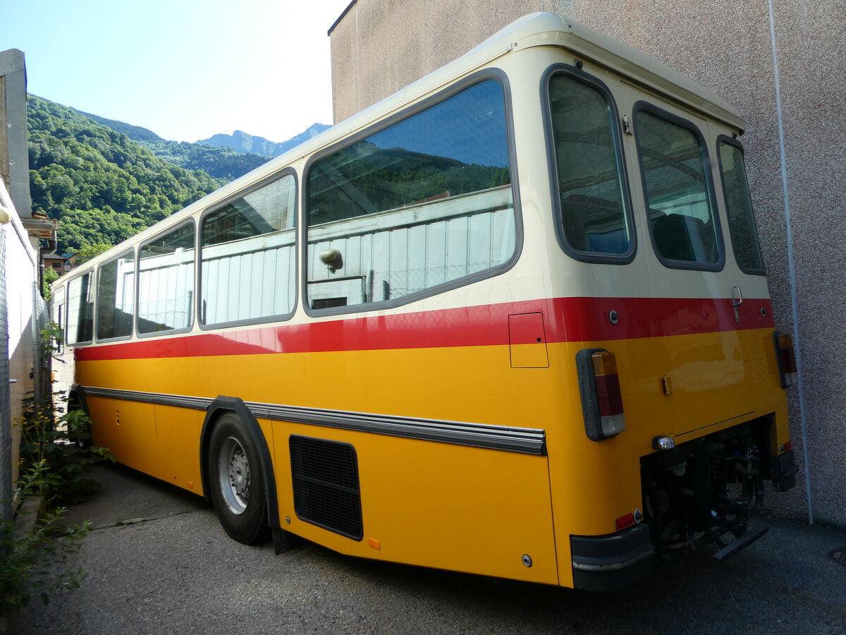 (237'048) - Barenco, Faido -  P 87'013  - Saurer/Hess (ex Kammermann, Spiez; ex Flury, Balm; ex P 24'233) am 12. Juni 2022 in Faido, Garage