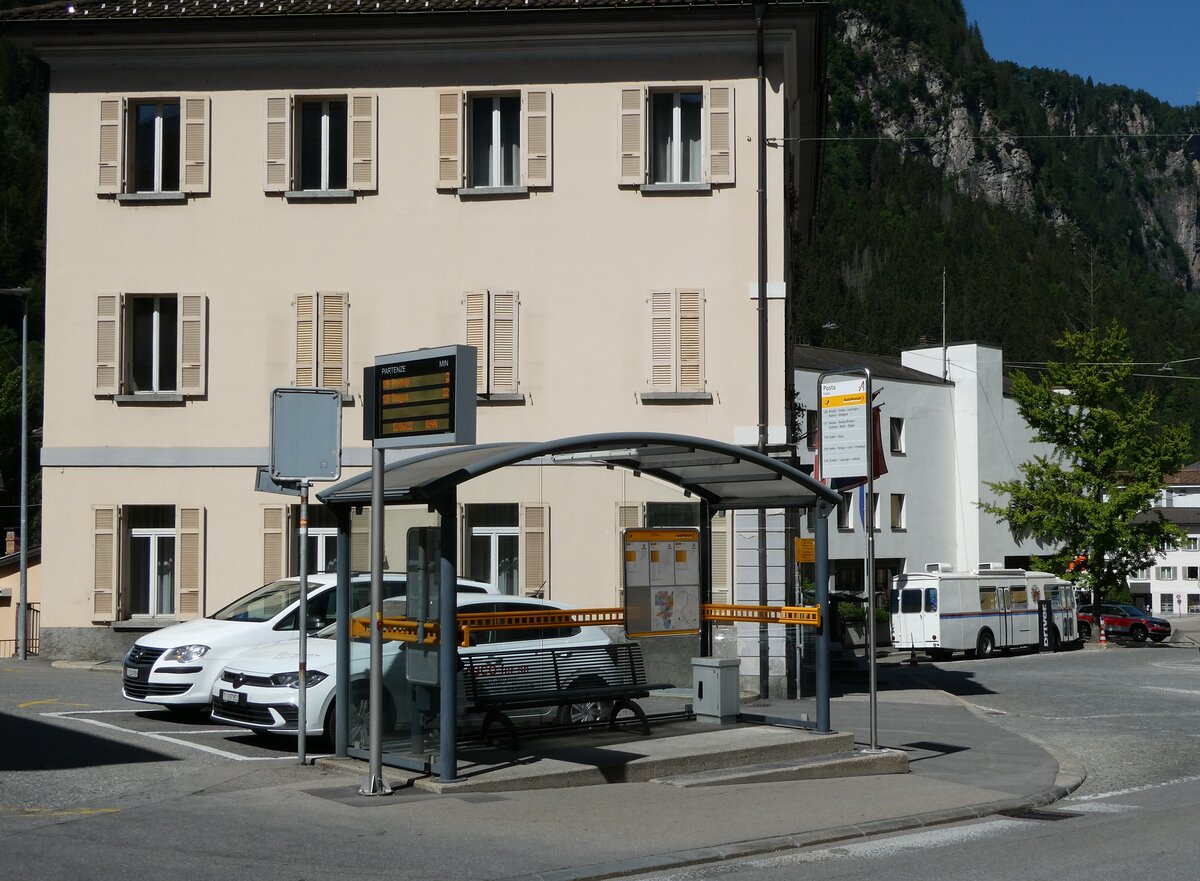 (237'136) - PostAuto-Haltestelle am 12. Juni 2022 in Faido, Post