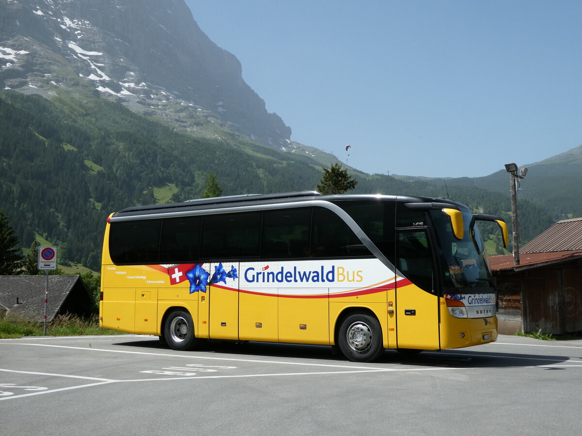 (237'222) - Grindelwaldbus, Grindelwald - Nr. 29/BE 47'910 - Setra am 18. Juni 2022 beim Bahnhof Grindelwald