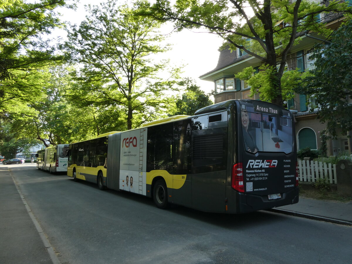 (237'257) - STI Thun - Nr. 706/BE 818'706 - Mercedes am 18. Juni 2022 beim Bahnhof Thun (Kante X)