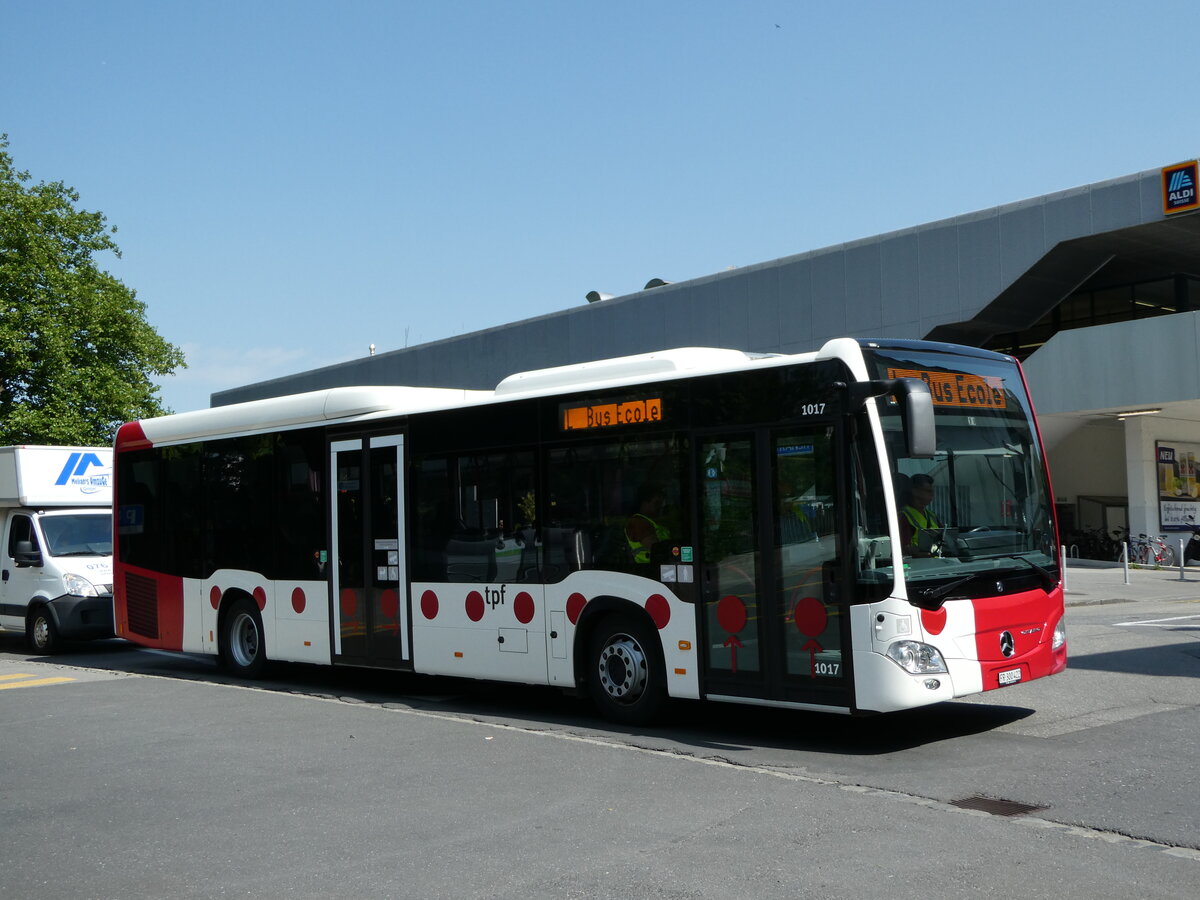 (237'345) - TPF Fribourg - Nr. 1017/FR 300'422 - Mercedes am 20. Juni 2022 in Thun, Grabengut