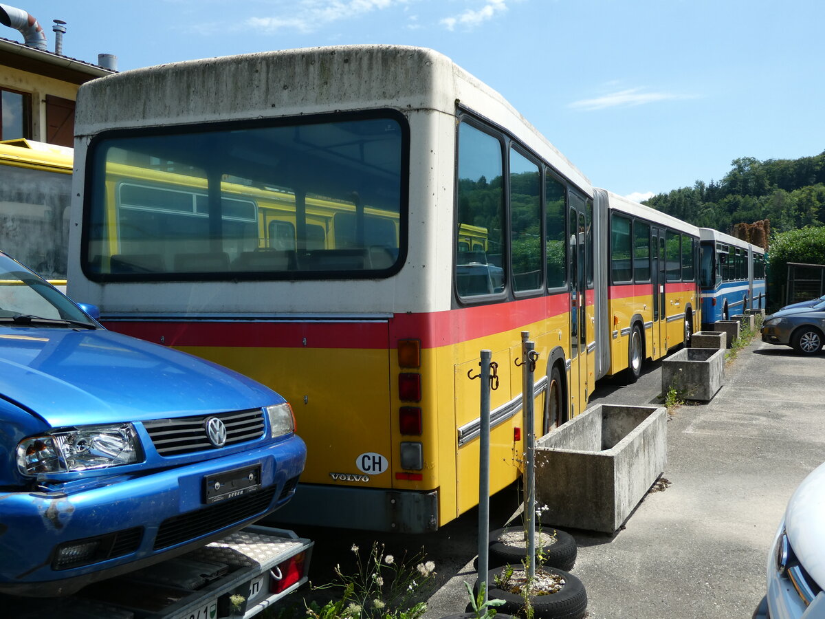 (237'891) - CarPostal Ouest (Rtrobus) - (VD 356'449) - Volvo/R&J (ex AutoPostale Ticino; ex CarPostal Ouest Nr. 33; ex Steiner, Ortschwaben Nr. 11) am 3. Juli 2022 in Faoug, Carrosserie Etter