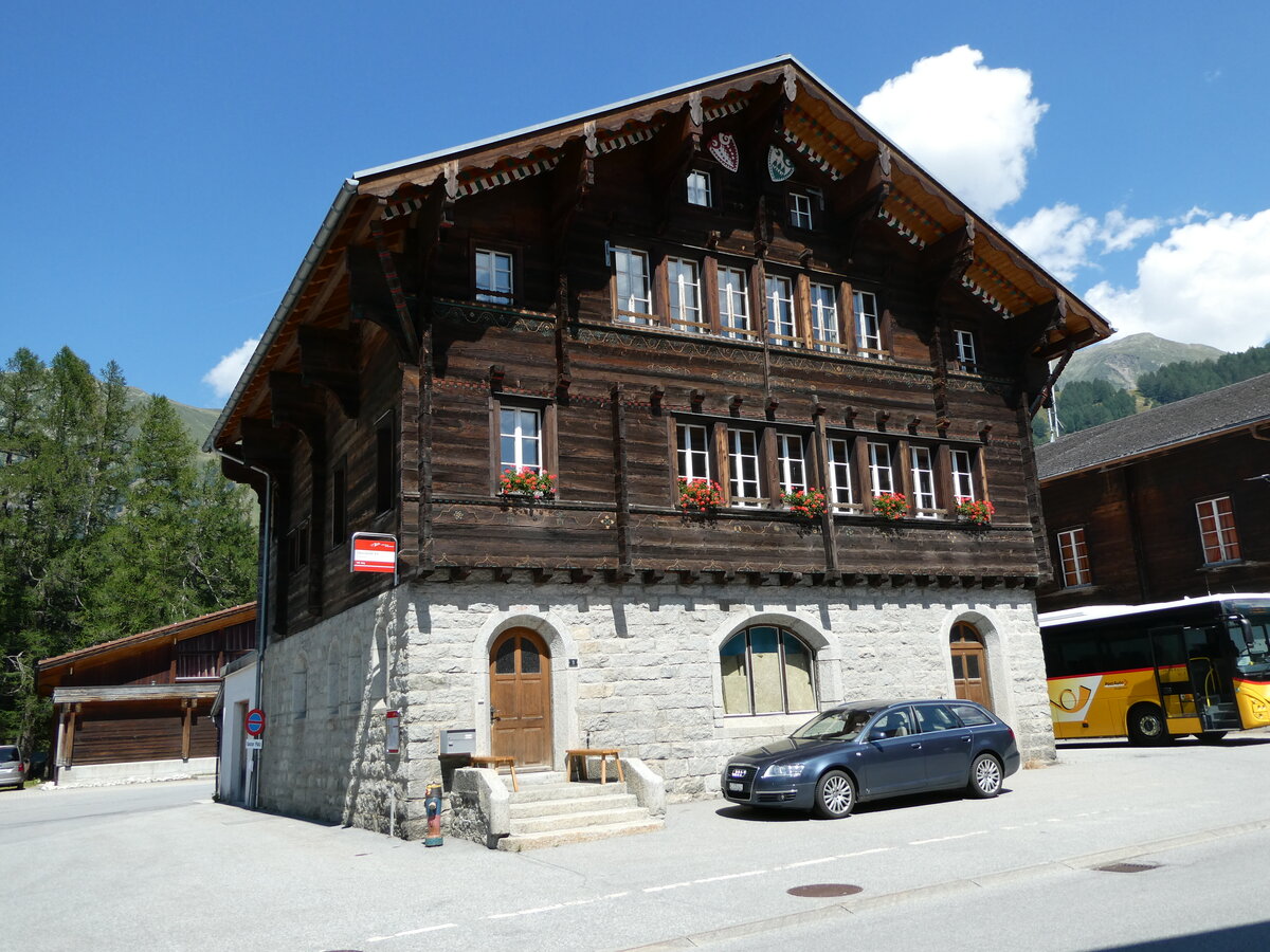 (238'440) - MGB-Haltestelle am 24. Juli 2022 in Oberwald, Schulhaus