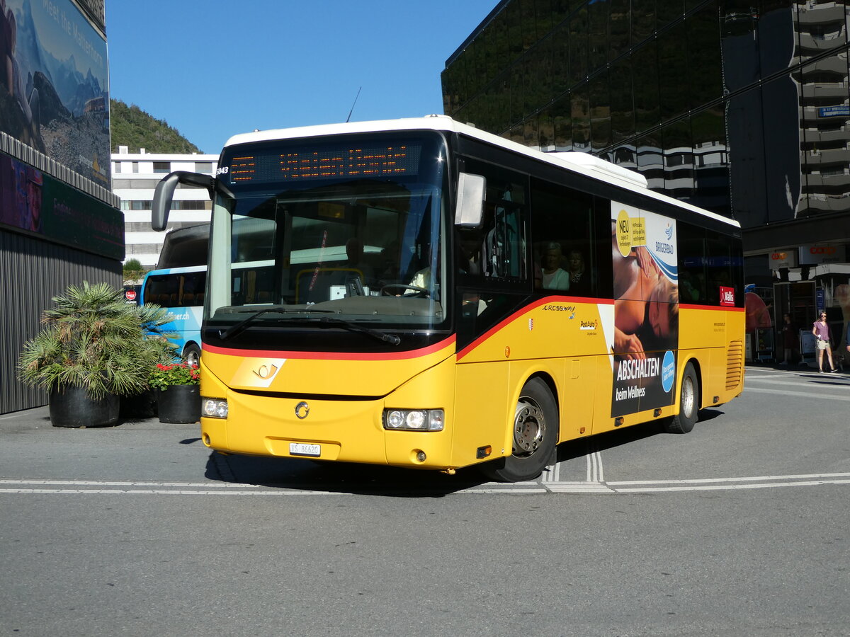 (238'656) - Autotour, Visp - VS 86'620 - Irisbus am 31. Juli 2022 beim Bahnhof Visp