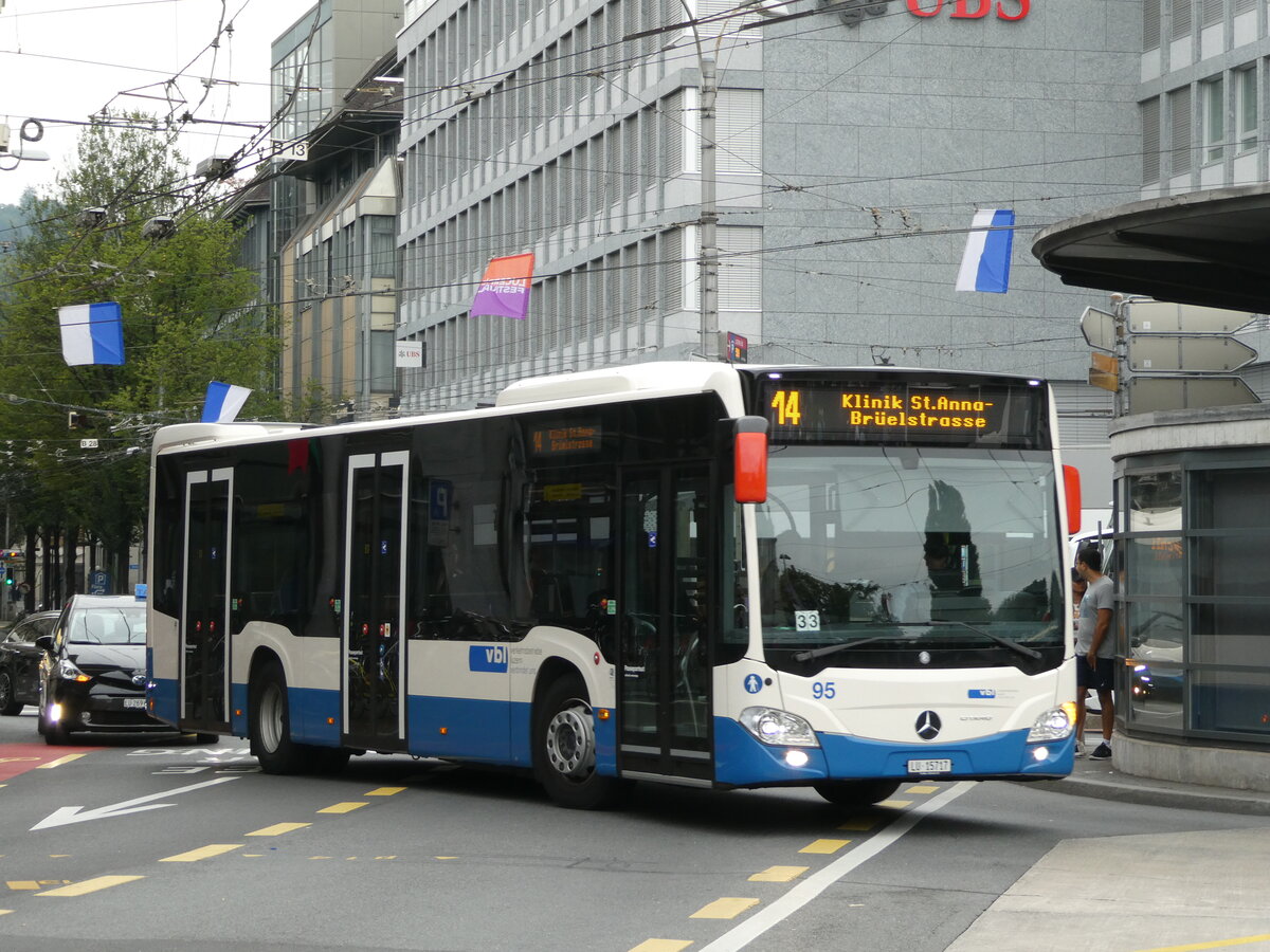 (238'918) - VBL Luzern - Nr. 95/LU 15'717 - Mercedes am 7. August 2022 beim Bahnhof Luzern