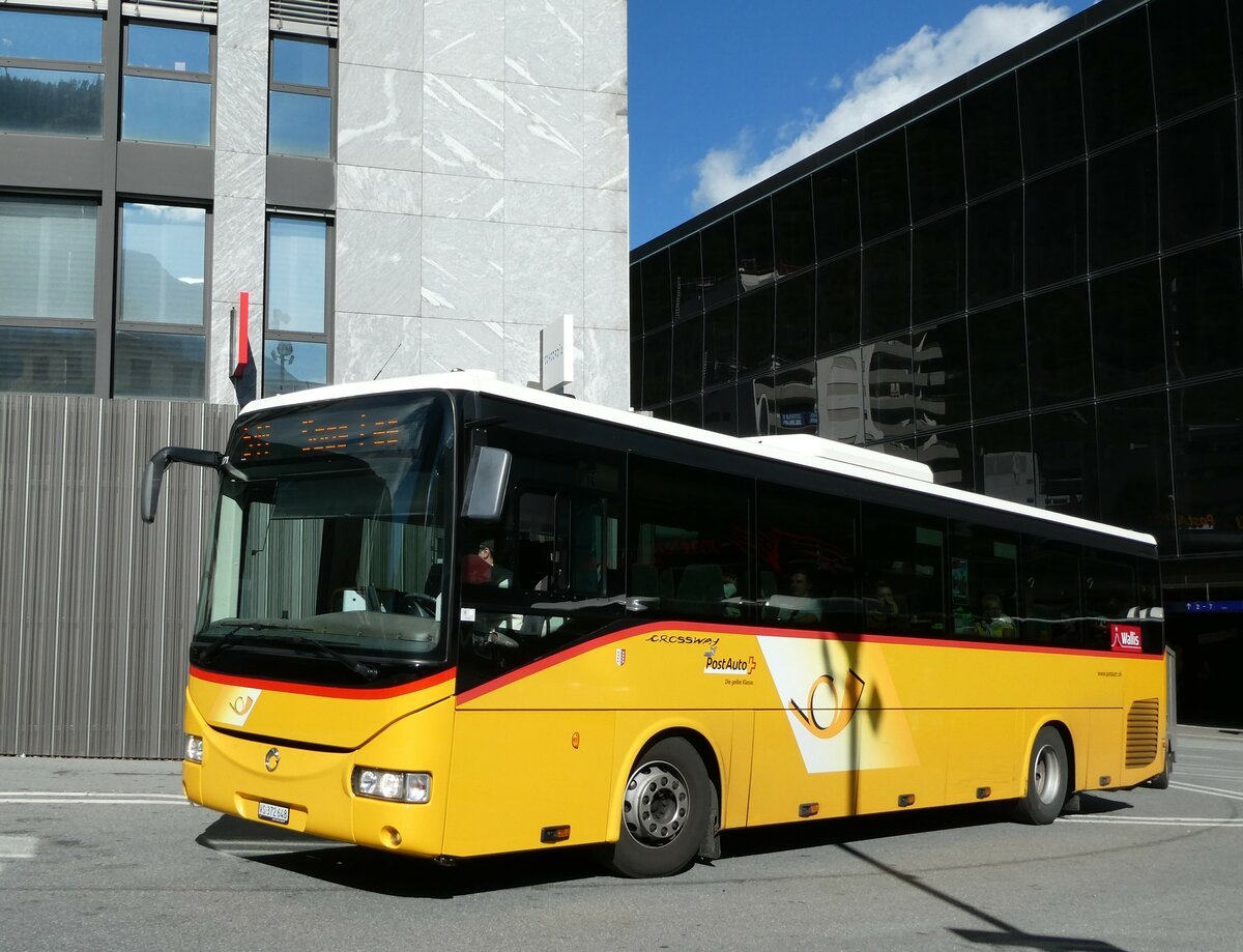 (239'348) - PostAuto Wallis - VS 372'648 - Irisbus am 21. August 2022 beim Bahnhof Visp