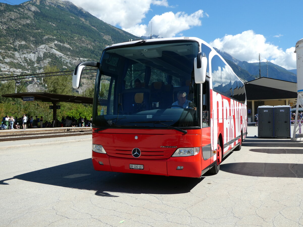 (239'375) - SBC Chur - Nr. 107/GR 100'107 - Mercedes (ex Nr. 4; ex Bruns, D-Varel) am 21. August 2022 beim Bahnhof Gampel-Steg