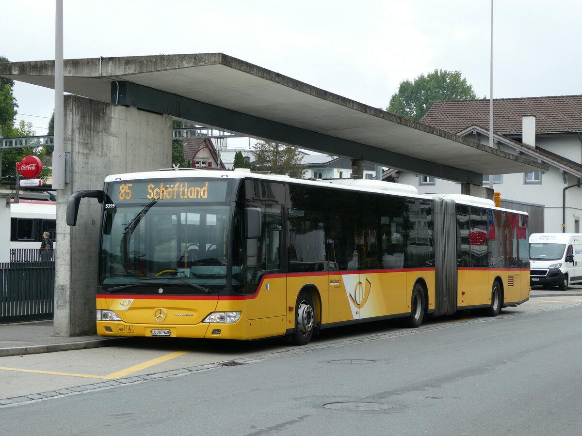 (239'506) - Hfliger, Sursee - Nr. 9/LU 207'948 - Mercedes am 27. August 2022 beim Bahnhof Sursee