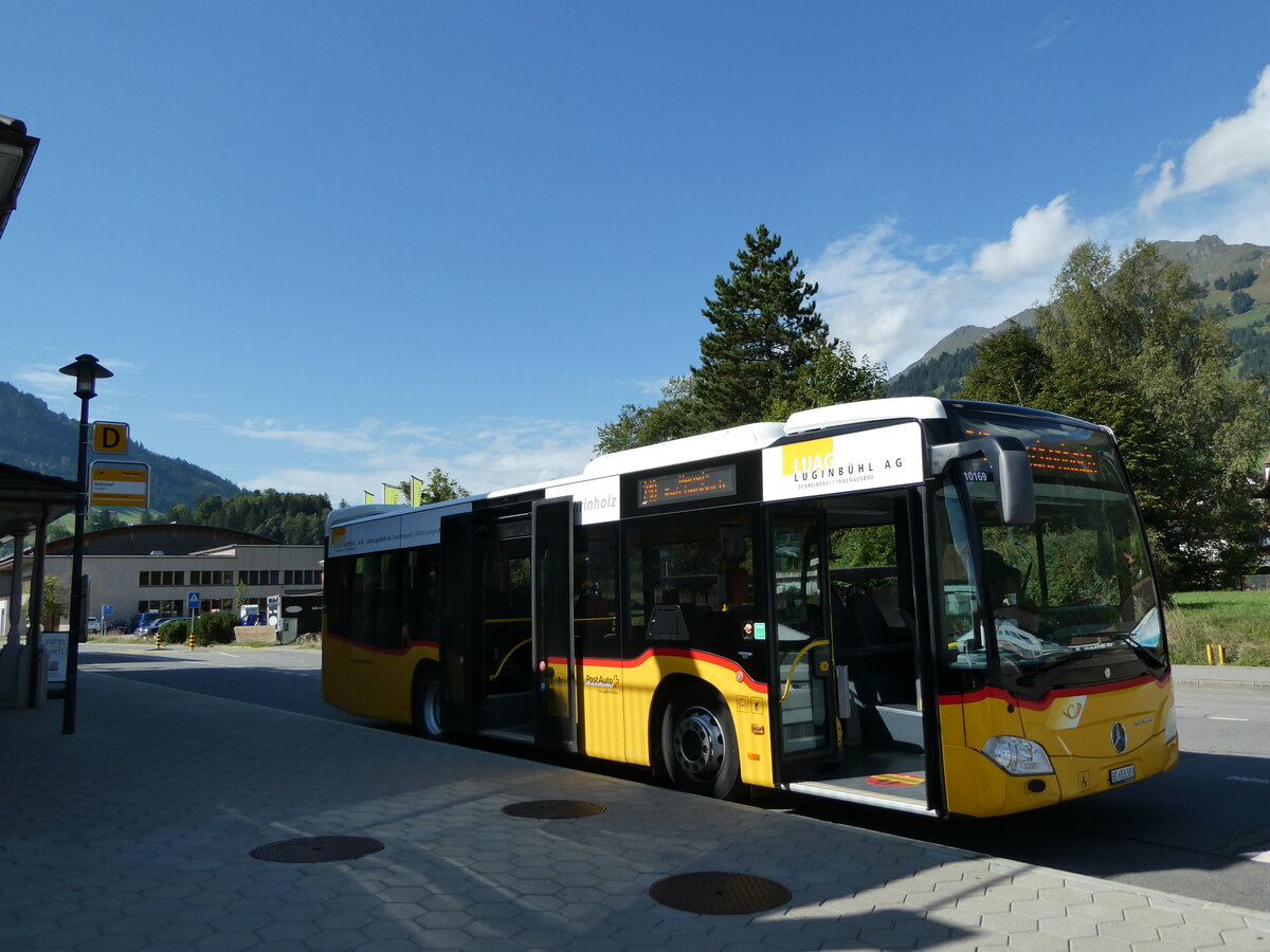 (239'952) - PostAuto Bern - BE 653'383 - Mercedes am 6. September 2022 beim Bahnhof Frutigen