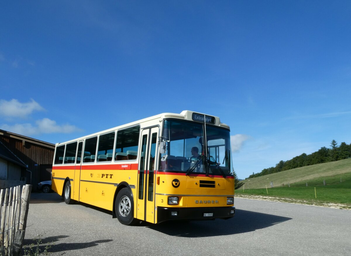 (240'098) - Kolb, Grasswil - Nr. 3/BE 93'915 - Saurer/R&J (ex Schmocker, Stechelberg Nr. 3; ex Schmocker, Stechelberg Nr. 1; ex Gertsch, Stechelberg Nr. 1) am 18. September 2022 in Herbetswil, Hinterer Brandberg