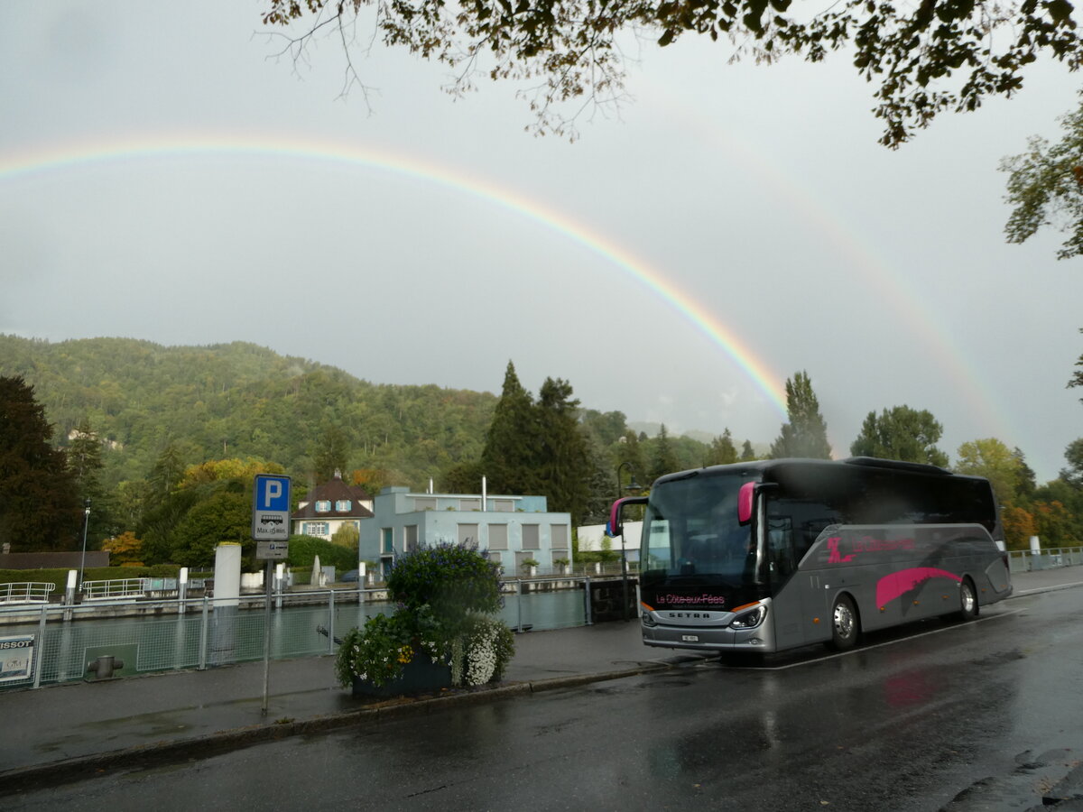 (240'218) - Auto-Transports, La Cte-aux-Fes - NE 993 - Setra am 24. September 2022 bei der Schifflndte Thun