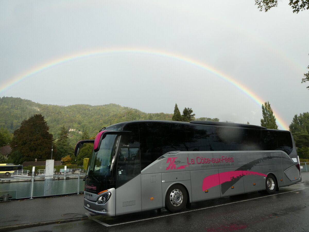 (240'219) - Auto-Transports, La Cte-aux-Fes - NE 993 - Setra am 24. September 2022 bei der Schifflndte Thun