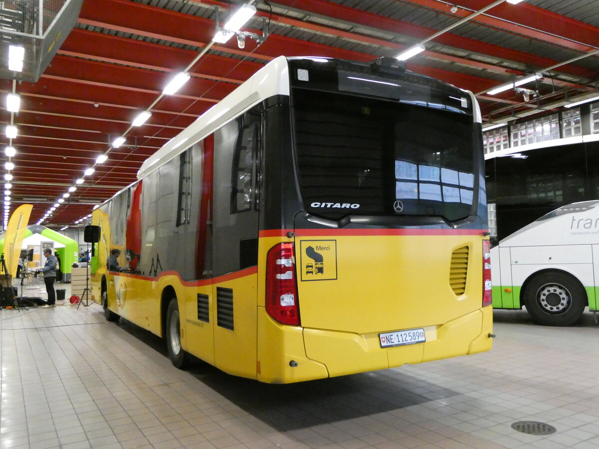 (240'400) - CarPostal Ouest - NE 112'589 - Mercedes am 1. Oktober 2022 in La Chaux-de-Fonds, Dpt transN