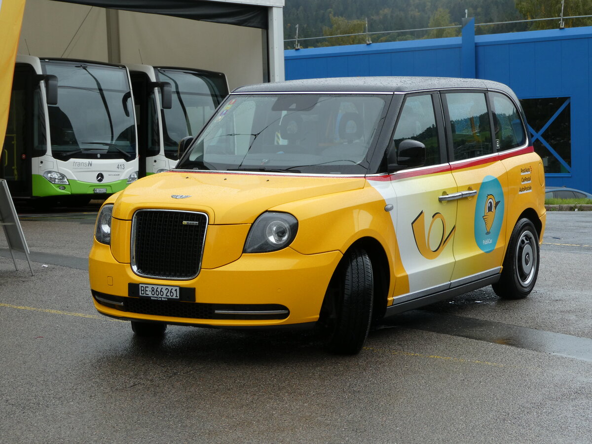 (240'407) - PostAuto Bern - BE 866'261 - LEVC-London-Taxi am 1. Oktober 2022 in La Chaux-de-Fonds, Dpt transN