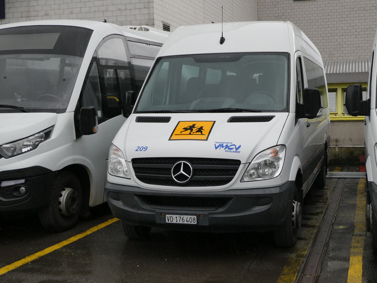 (240'462) - VMCV Clarens - Nr. 209/VD 176'408 - Mercedes am 1. Oktober 2022 in Clarens, Garage