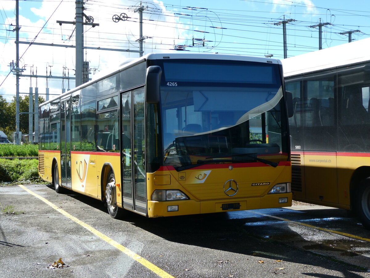 (240'561) - CarPostal Ouest - (VD 570'803) - Mercedes (ex SAPJV, L'Isle Nr. 51) am 2. Oktober 2022 in Yverdon, Garage