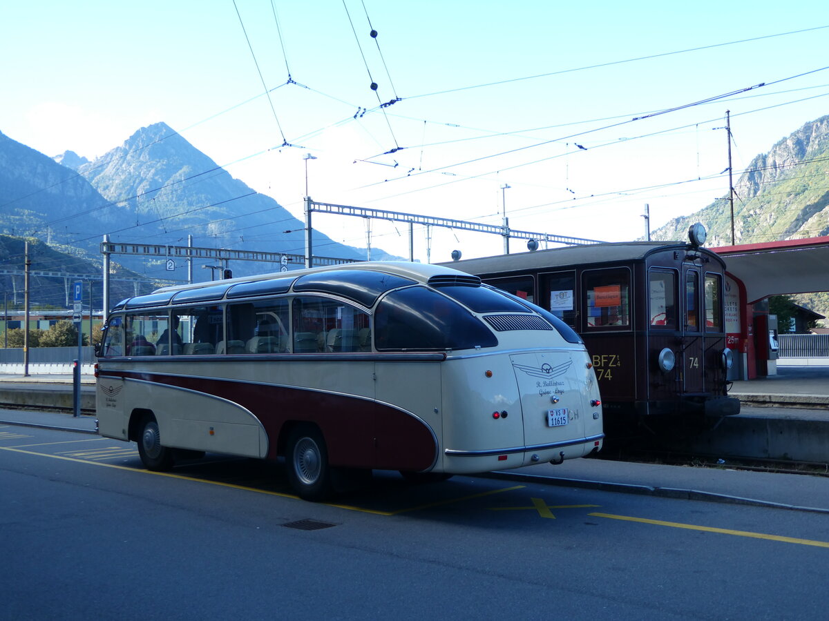 (240'600) - Ballestraz, Grne - VS 11'615 - Saurer/Saurer (ex Girardet, Yverdon) am 2. Oktober 2022 beim Bahnhof Martigny