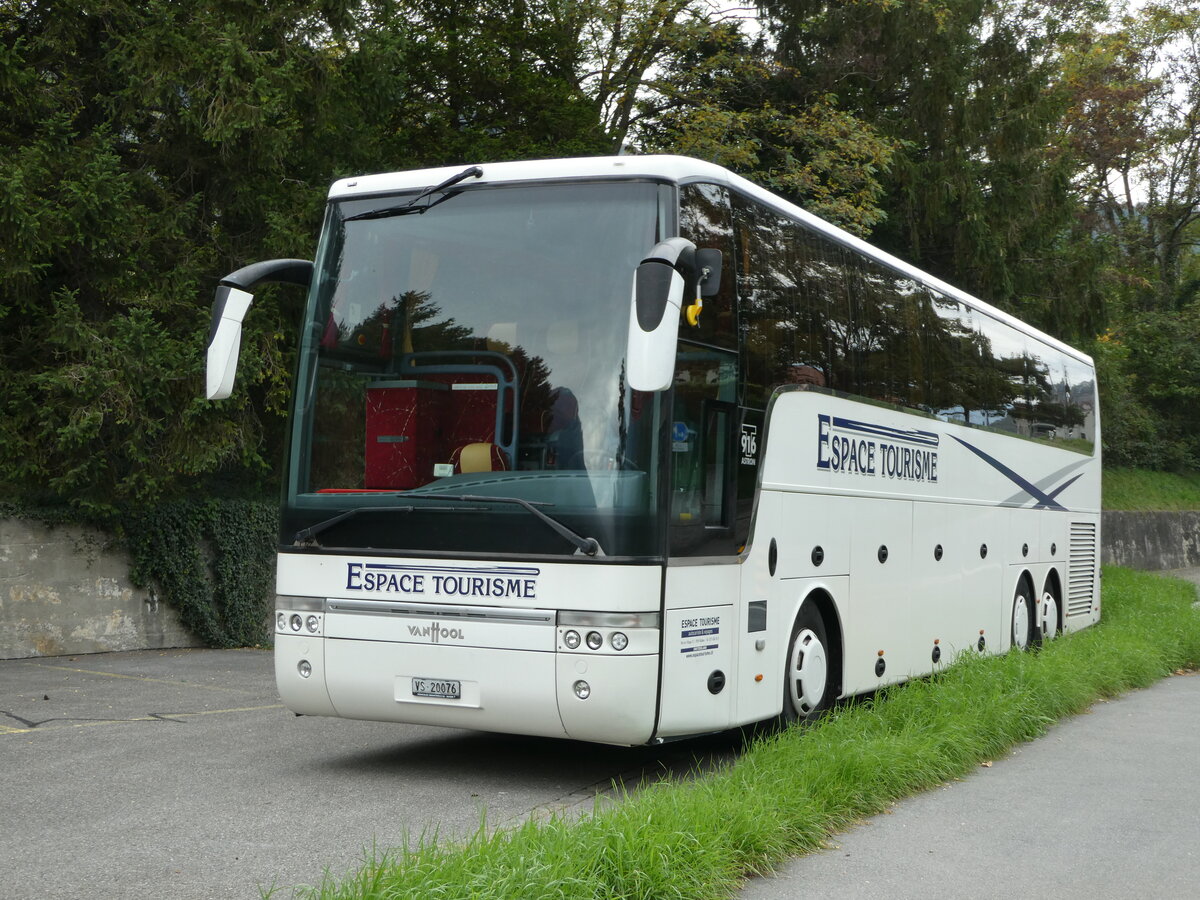 (240'653) - Espace Tourisme, Riddes - VS 20'076 - Van Hool am 8. Oktober 2022 in Riddes