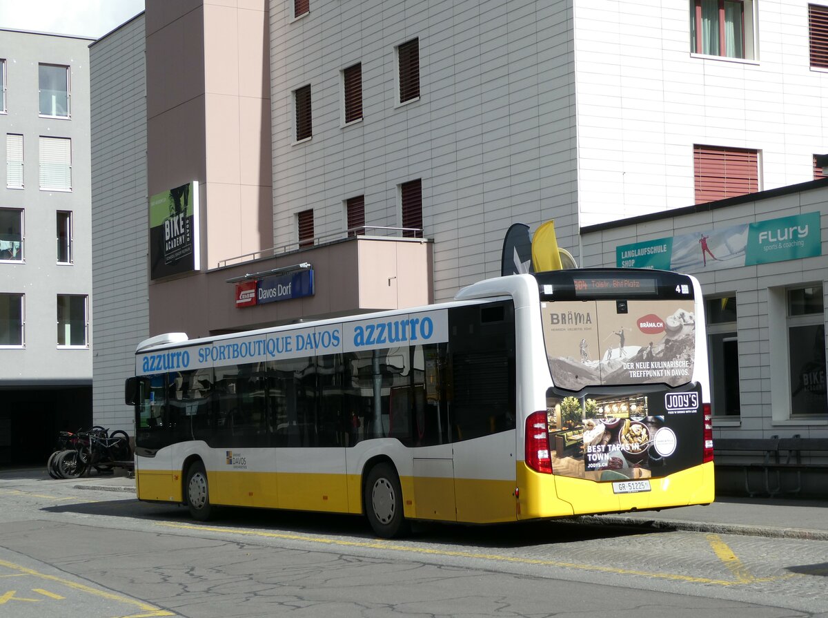 (241'128) - VBD Davos - Nr. 4/GR 51'225 - Mercedes am 12. Oktober 2022 beim Bahnhof Davos Dorf