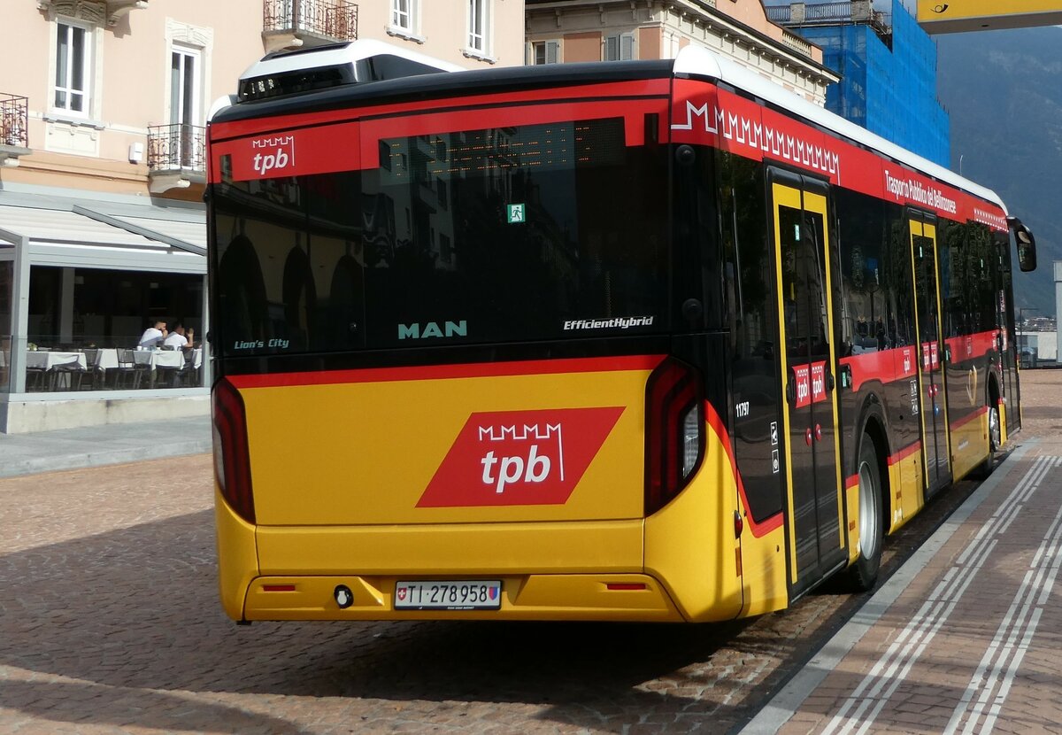 (241'304) - AutoPostale Ticino - TI 278'958 - MAN am 14. Oktober 2022 beim Bahnhof Bellinzona