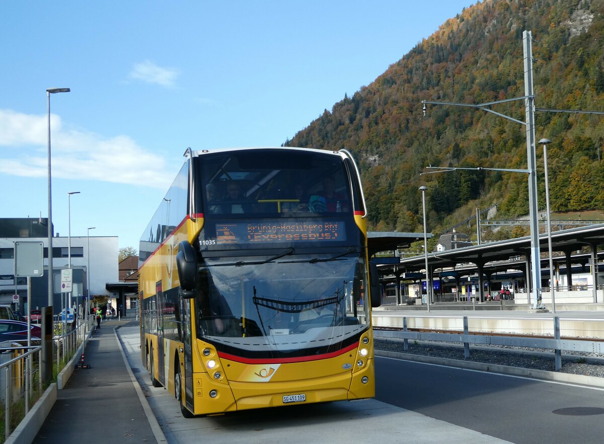 (241'475) - PostAuto Ostschweiz - SG 451'109 - Alexander Dennis (ex CarPostal Ouest; ex PostAuto Ostschweiz SG 445'308) am 18. Oktober 2022 beim Bahnhof Interlaken Ost